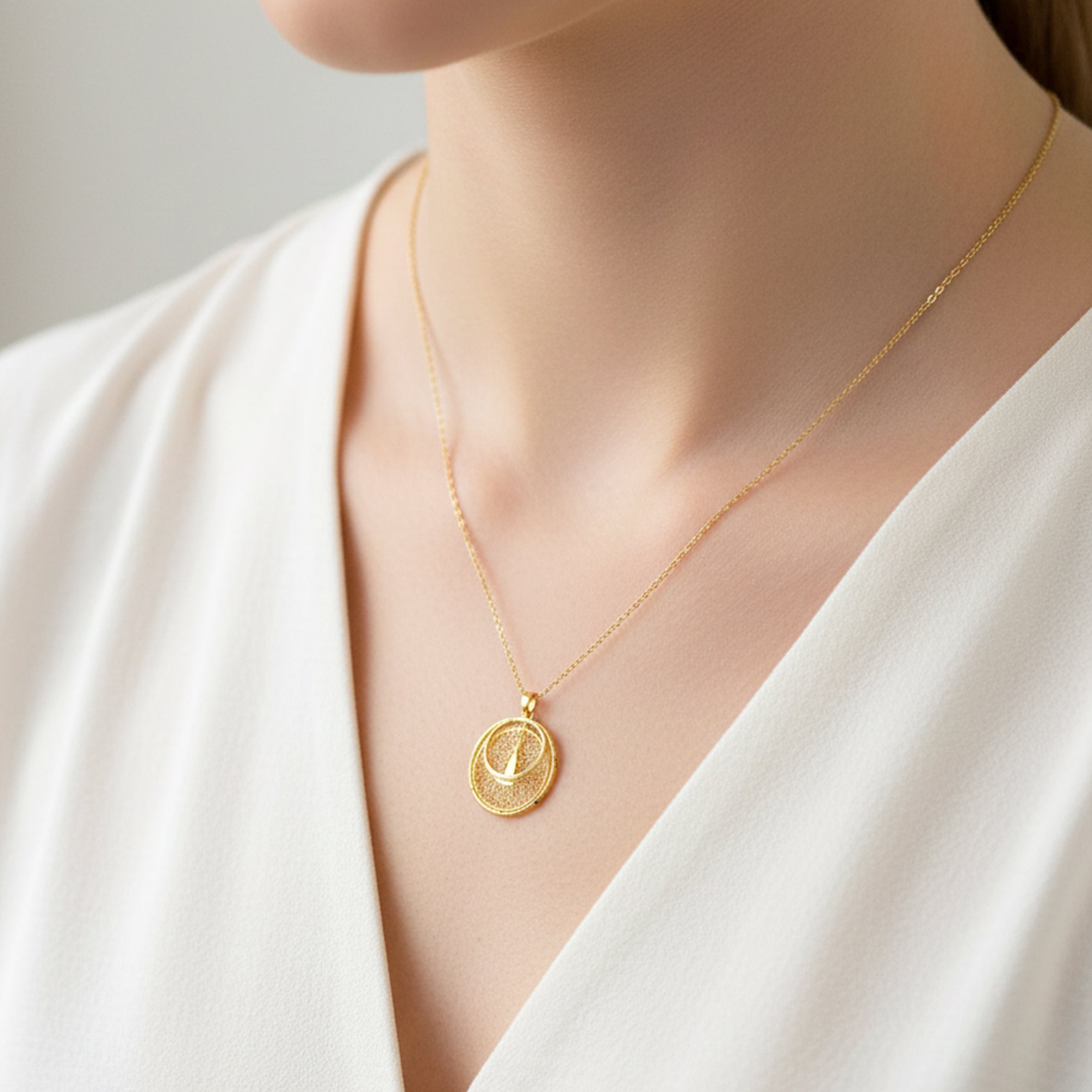 Vintage-Inspired Gold Filigree Circle Women Necklace GWN -158