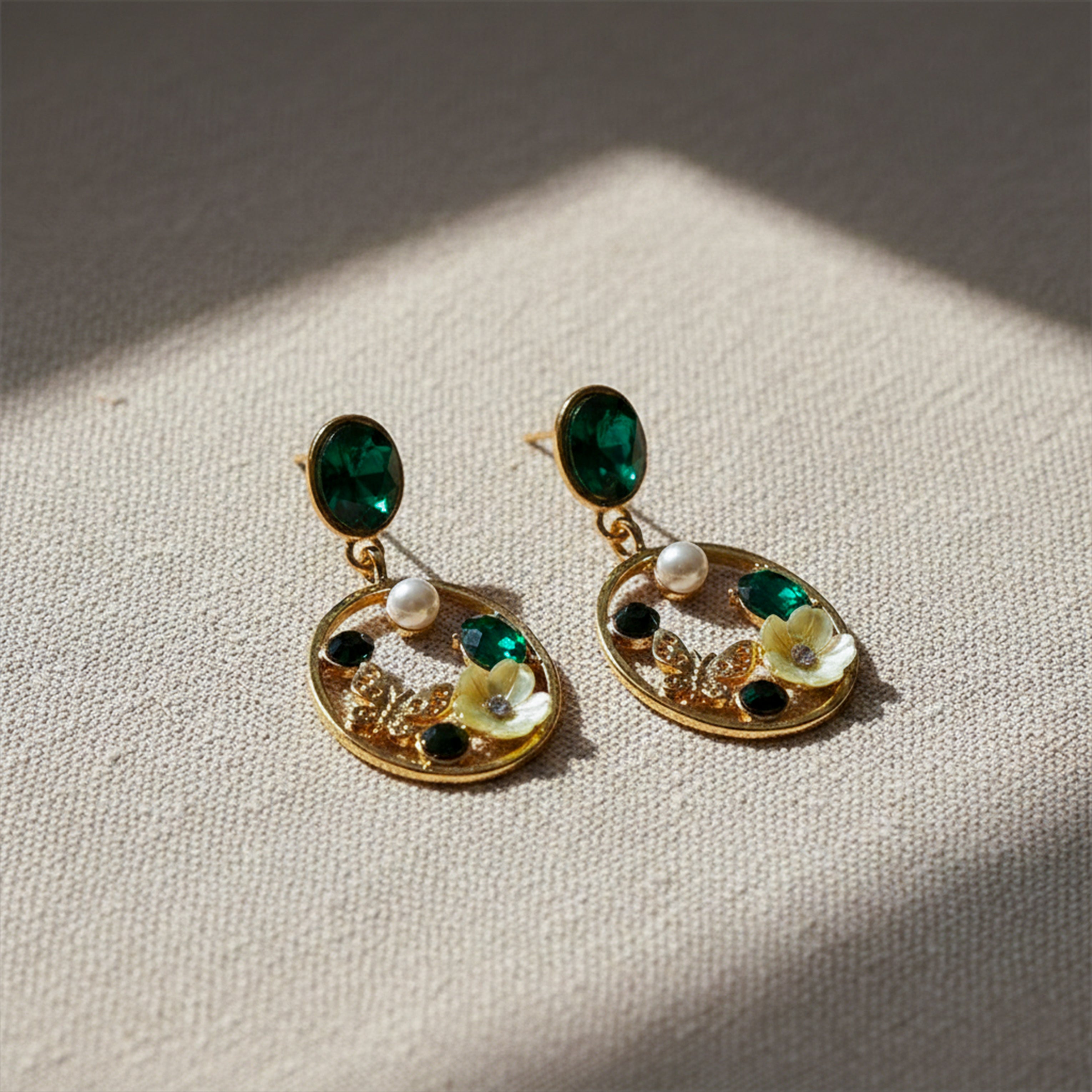 Vintage-Style Nature-Inspired Dangle Earrings GWE -178