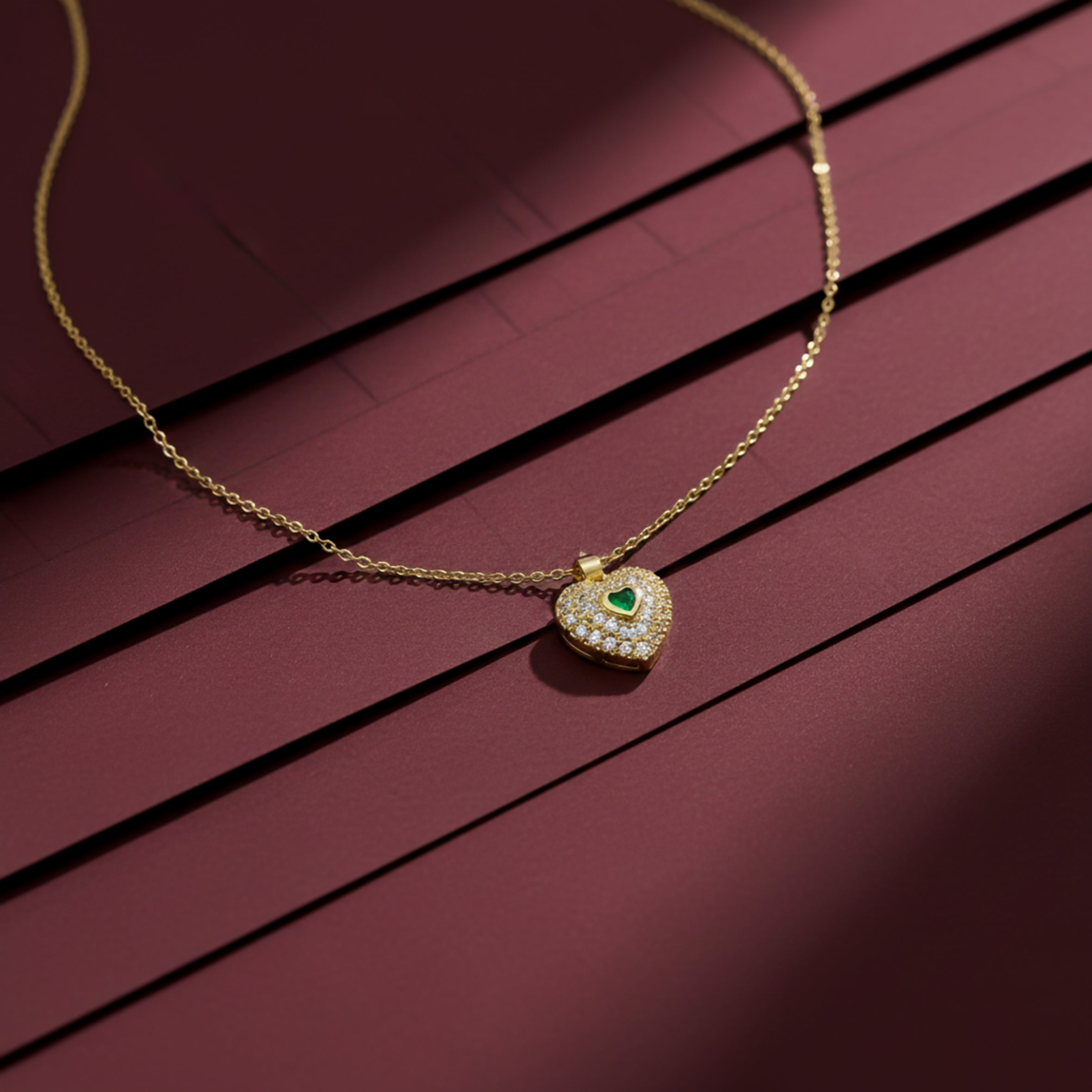 Royal Emerald Heart Pavé Women Neckless GWN -121