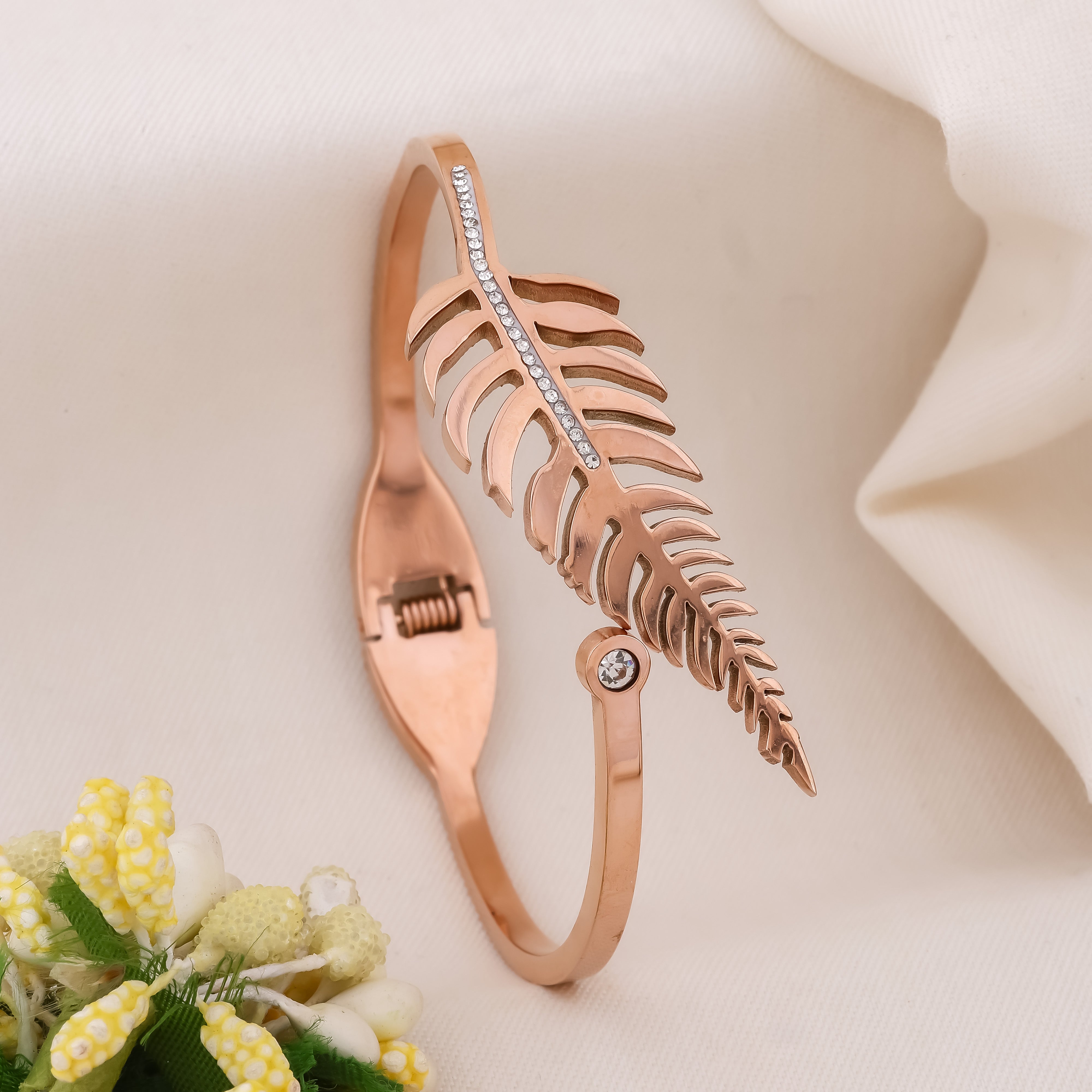 Yuvika Women Kada GWK -2